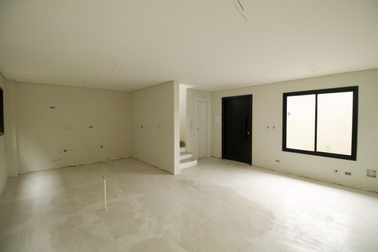 Sala de casa de condomínio à venda com 3 quartos, 189m² em Bacacheri, Curitiba