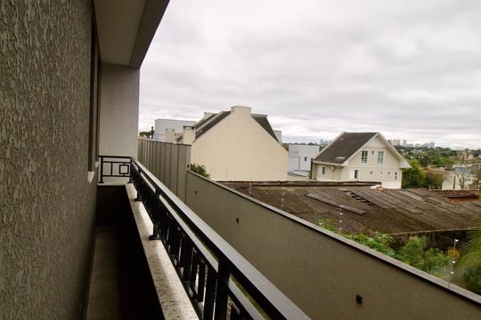 Sacada de casa de condomínio à venda com 3 quartos, 189m² em Bacacheri, Curitiba