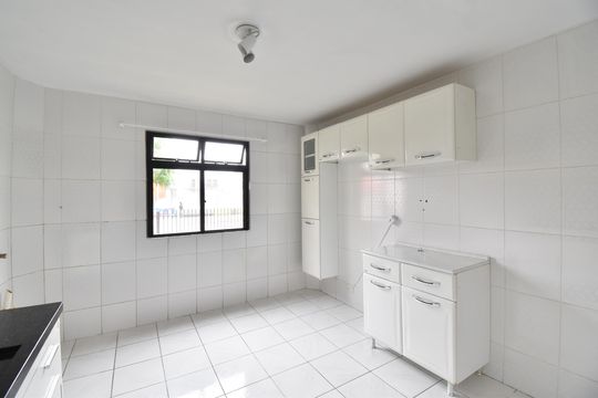Cozinha de apartamento para alugar com 3 quartos, 55m² em Cidade Jardim, São José dos Pinhais