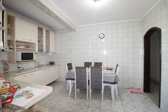 Cozinha de casa para alugar com 3 quartos, 150m² em Parque Savoi City, São Paulo