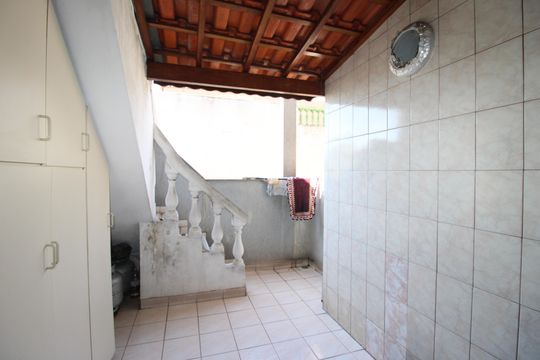Área de Serviço 1 de casa para alugar com 3 quartos, 150m² em Parque Savoi City, São Paulo