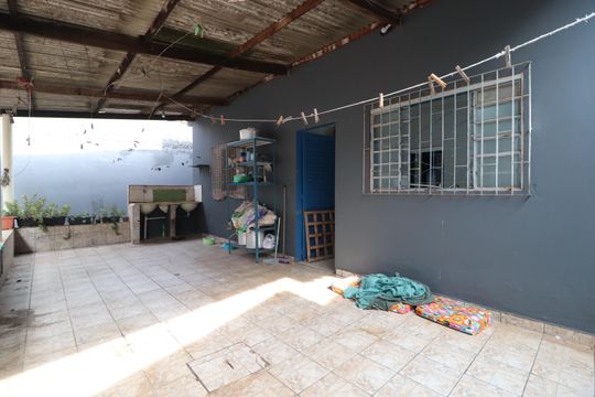 Área de Serviço de casa para alugar com 3 quartos, 240m² em Jardim das Palmeiras, Uberlândia