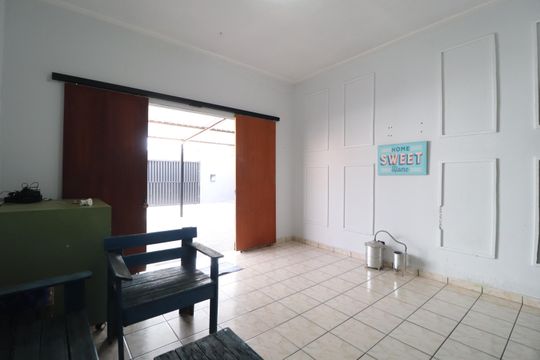 Sala de casa para alugar com 3 quartos, 240m² em Jardim das Palmeiras, Uberlândia