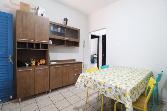 Cozinha de casa para alugar com 3 quartos, 240m² em Jardim das Palmeiras, Uberlândia