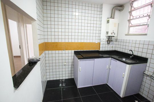 Cozinha de apartamento à venda com 2 quartos, 44m² em Taquara, Rio de Janeiro