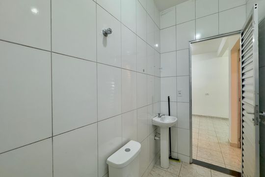 Banheiro de kitnet/studio para alugar com 1 quarto, 40m² em Vila Carmela |||, Guarulhos