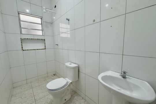 Banheiro de kitnet/studio para alugar com 1 quarto, 40m² em Vila Carmela |||, Guarulhos