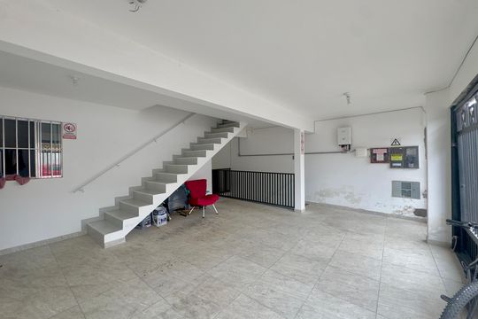 Garagem de kitnet/studio para alugar com 1 quarto, 40m² em Vila Carmela |||, Guarulhos