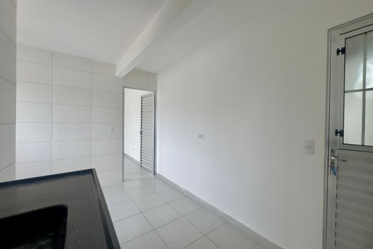 Sala cozinha de kitnet/studio para alugar com 1 quarto, 40m² em Vila Carmela |||, Guarulhos
