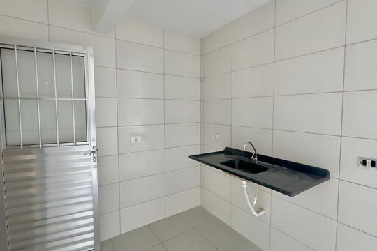 Sala cozinha de kitnet/studio para alugar com 1 quarto, 40m² em Vila Carmela |||, Guarulhos