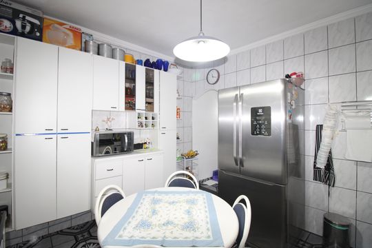 Cozinha de casa à venda com 3 quartos, 273m² em Jardim Dalmo, São Paulo