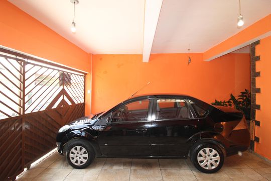 Garagem de casa à venda com 3 quartos, 273m² em Jardim Dalmo, São Paulo