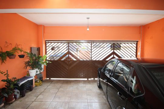 Garagem de casa à venda com 3 quartos, 273m² em Jardim Dalmo, São Paulo