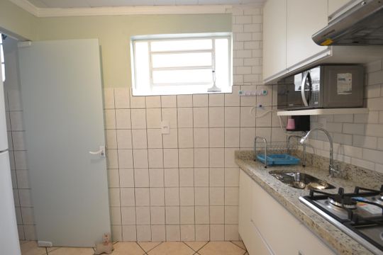 Cozinha de casa para alugar com 1 quarto, 25m² em Rio Pequeno, São Paulo