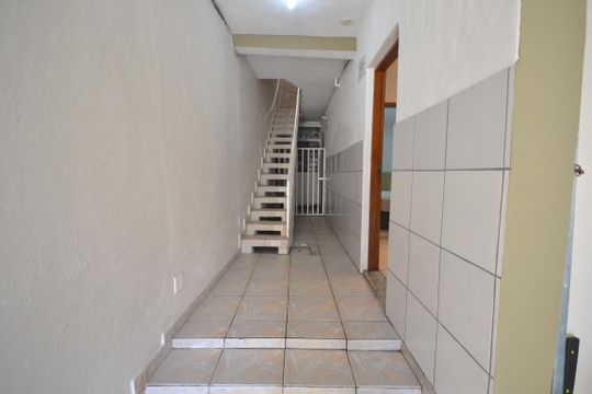 Entrada da casa de casa para alugar com 1 quarto, 25m² em Rio Pequeno, São Paulo