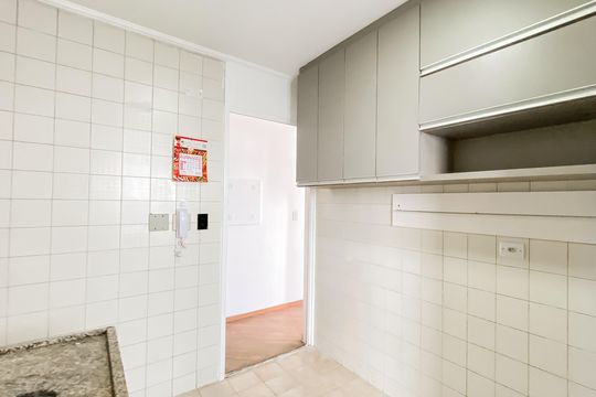 Cozinha  de apartamento para alugar com 2 quartos, 52m² em Vila Santana, São Paulo