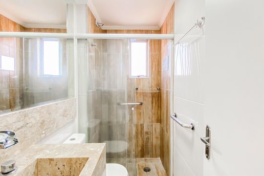 Banheiro  de apartamento para alugar com 2 quartos, 52m² em Vila Santana, São Paulo