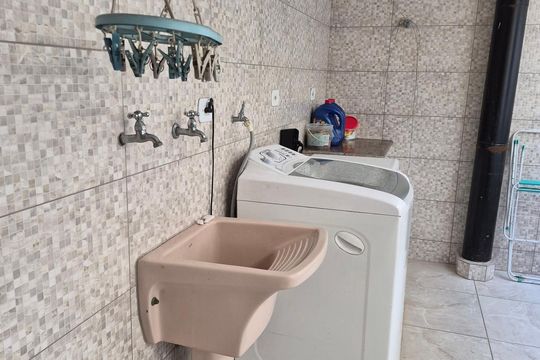 Área de serviço de casa à venda com 2 quartos, 242m² em Jardim Las Vegas, Santo André