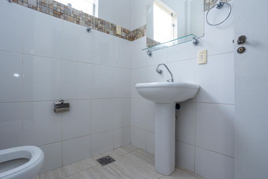 Banheiro 1 de apartamento para alugar com 3 quartos, 77m² em Vila Paris, Belo Horizonte