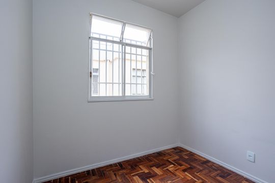 Quarto 1 de apartamento para alugar com 3 quartos, 77m² em Vila Paris, Belo Horizonte