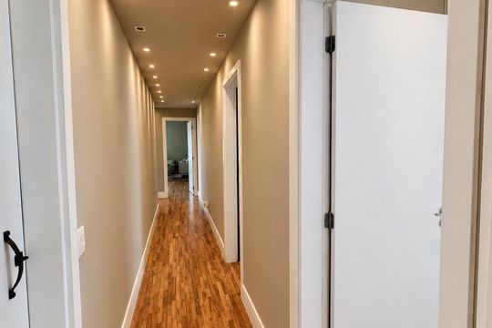 Corredor quartos de apartamento à venda com 4 quartos, 260m² em Alphaville Empresarial, Barueri