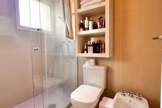 Banheiro suíte 2 de apartamento à venda com 4 quartos, 260m² em Alphaville Empresarial, Barueri
