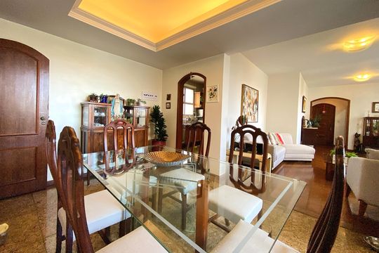 Apartamento à venda com 4 quartos, 150m² em Lourdes, Belo Horizonte