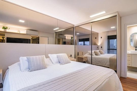 Suíte de apartamento para alugar com 3 quartos, 152m² em São Francisco, Curitiba