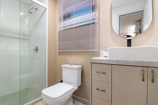 Banheiro da Suíte de apartamento para alugar com 3 quartos, 152m² em São Francisco, Curitiba