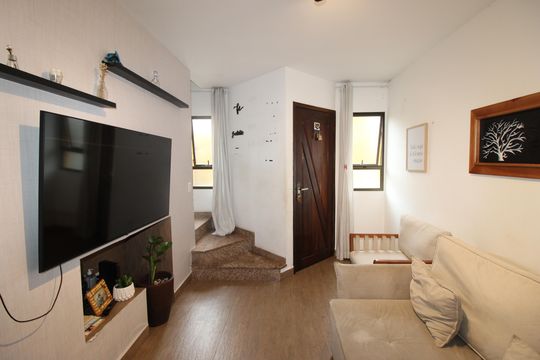 Sala de casa de condomínio à venda com 3 quartos, 72m² em Itaquera, São Paulo