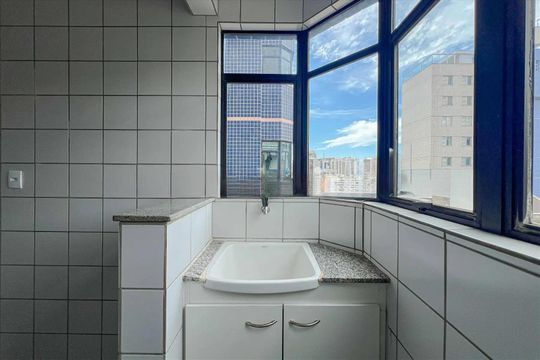 Área de serviço de apartamento para alugar com 1 quarto, 50m² em Carmo, Belo Horizonte