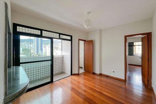 Sala de apartamento para alugar com 1 quarto, 50m² em Carmo, Belo Horizonte