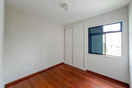 Suíte de apartamento para alugar com 1 quarto, 50m² em Carmo, Belo Horizonte