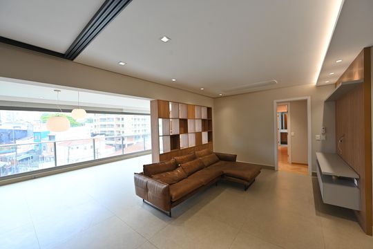 Sala de apartamento à venda com 3 quartos, 130m² em Mirandópolis, São Paulo
