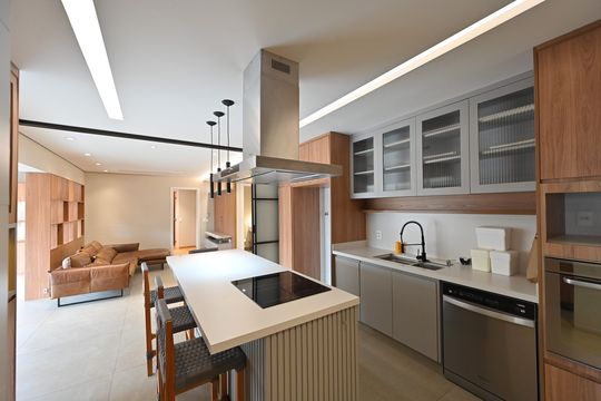 Cozinha de apartamento à venda com 3 quartos, 130m² em Mirandópolis, São Paulo