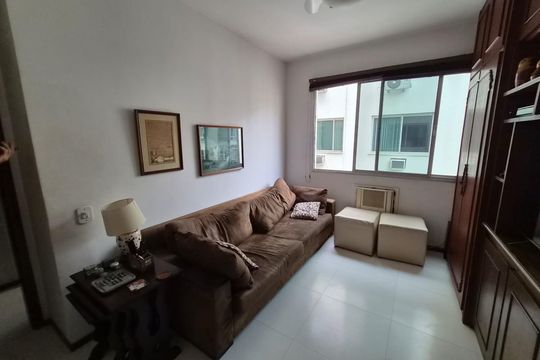 Sala 2 de apartamento à venda com 4 quartos, 150m² em Grajaú, Rio de Janeiro