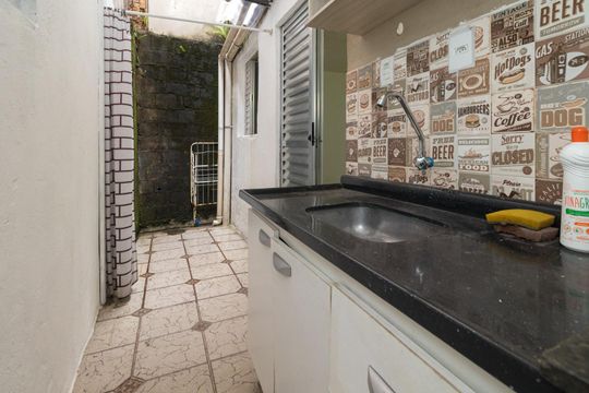 Cozinha de casa para alugar com 1 quarto, 27m² em Jardim Clara Regina, São Paulo