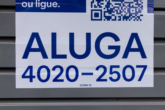 Placa instalada de casa para alugar com 1 quarto, 27m² em Jardim Clara Regina, São Paulo