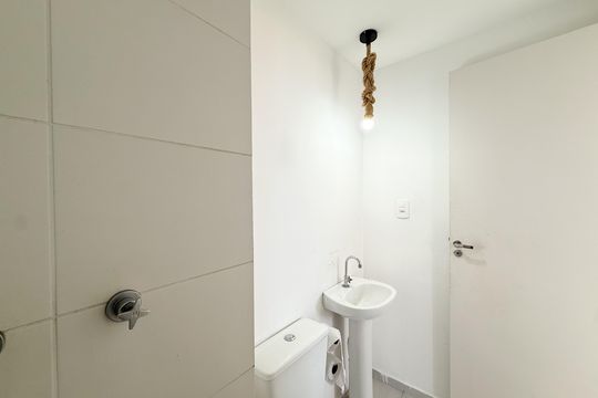 Banheiro de apartamento para alugar com 2 quartos, 37m² em Vila Brasilandia, São Paulo