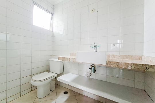 Banheiro  de apartamento para alugar com 2 quartos, 60m² em Jardim Testae, Guarulhos