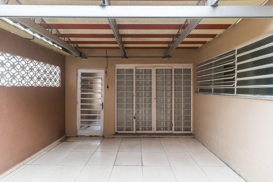 Garagem de casa para alugar com 3 quartos, 299m² em Vila Sud Menuci, Mogi das Cruzes