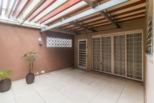 Garagem de casa para alugar com 3 quartos, 299m² em Vila Sud Menuci, Mogi das Cruzes