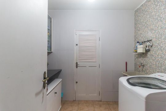 Área de Serviço de casa para alugar com 3 quartos, 299m² em Vila Sud Menuci, Mogi das Cruzes