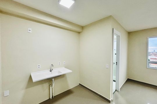 Cozinha de kitnet/studio à venda com 1 quarto, 24m² em Parque Paineiras, São Paulo