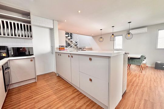Cozinha de casa de condomínio à venda com 3 quartos, 300m² em Suru, Barueri