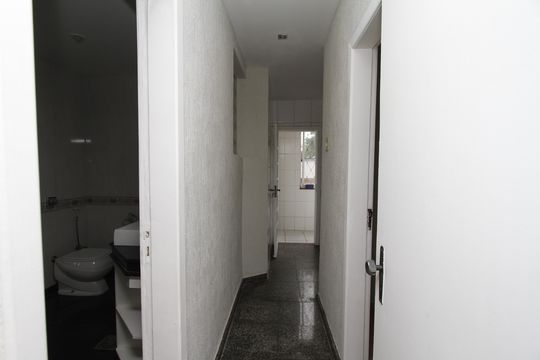 Corredor de apartamento para alugar com 3 quartos, 90m² em Cidade Jardim, Belo Horizonte