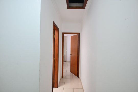 Corredor de casa à venda com 2 quartos, 85m² em Vila Pirajussara, São Paulo