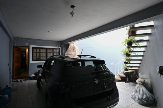 Garagem de casa à venda com 2 quartos, 85m² em Vila Pirajussara, São Paulo