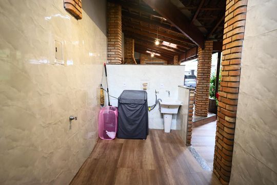 Área de Serviço de casa à venda com 5 quartos, 180m² em Rio Pequeno, São Paulo