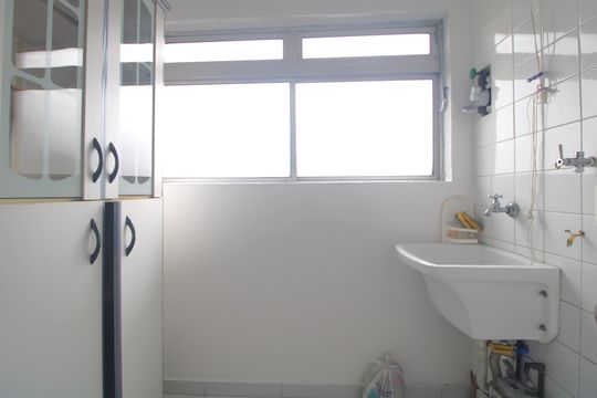 Lavanderia de apartamento para alugar com 2 quartos, 54m² em Jurubatuba, São Paulo